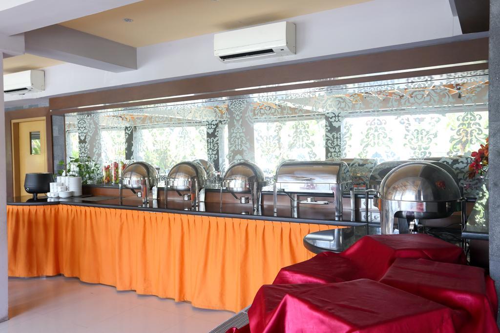 Zen Rooms Legian Dewi Sri กูตา ภายนอก รูปภาพ