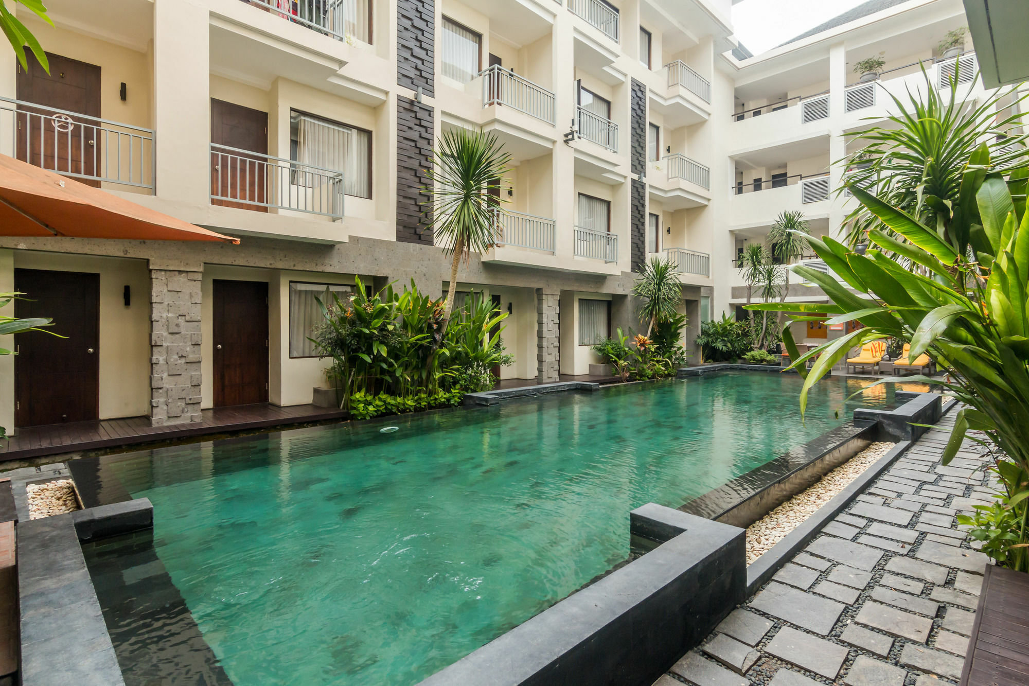 Zen Rooms Legian Dewi Sri กูตา ภายนอก รูปภาพ