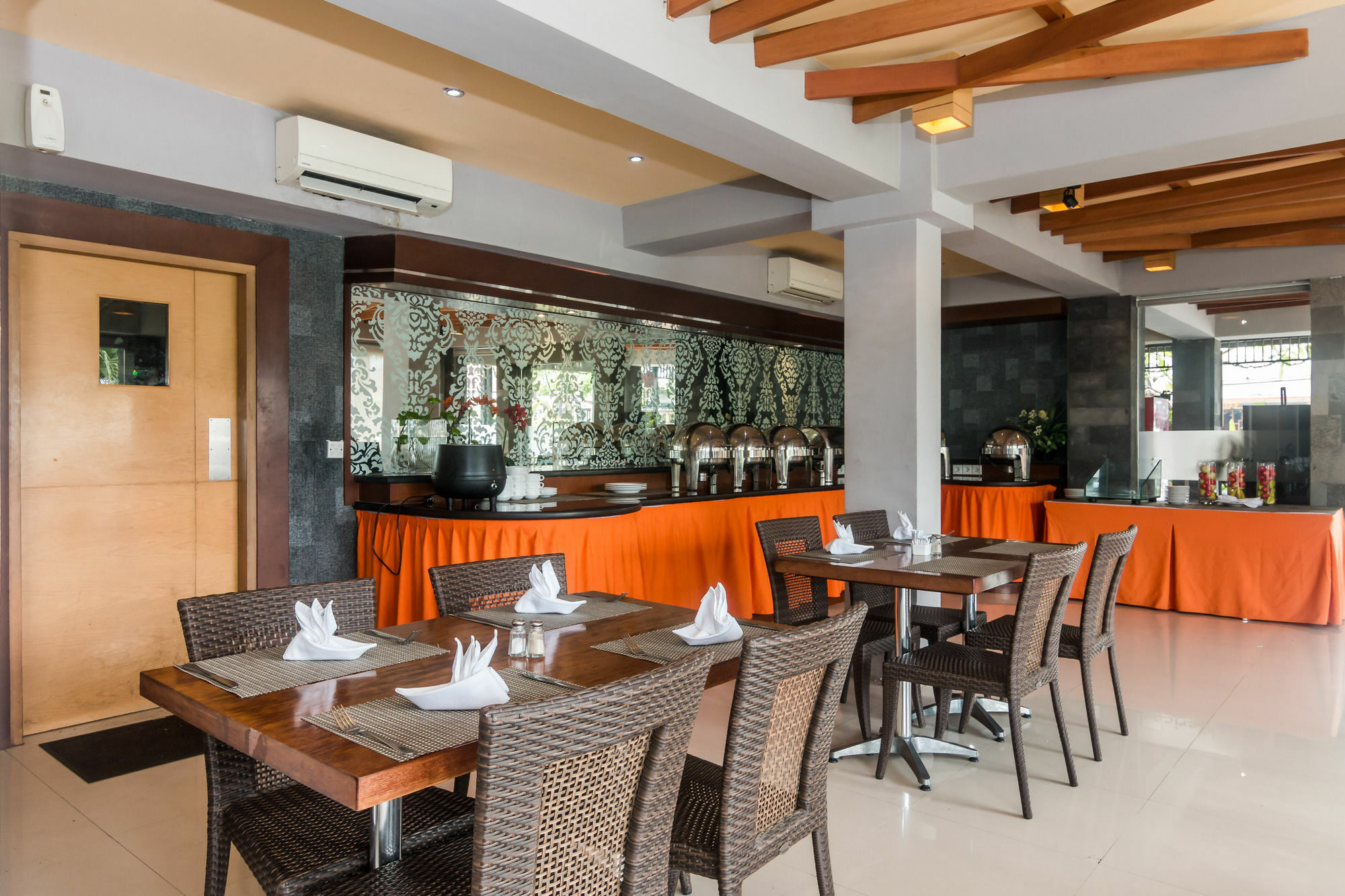 Zen Rooms Legian Dewi Sri กูตา ภายนอก รูปภาพ