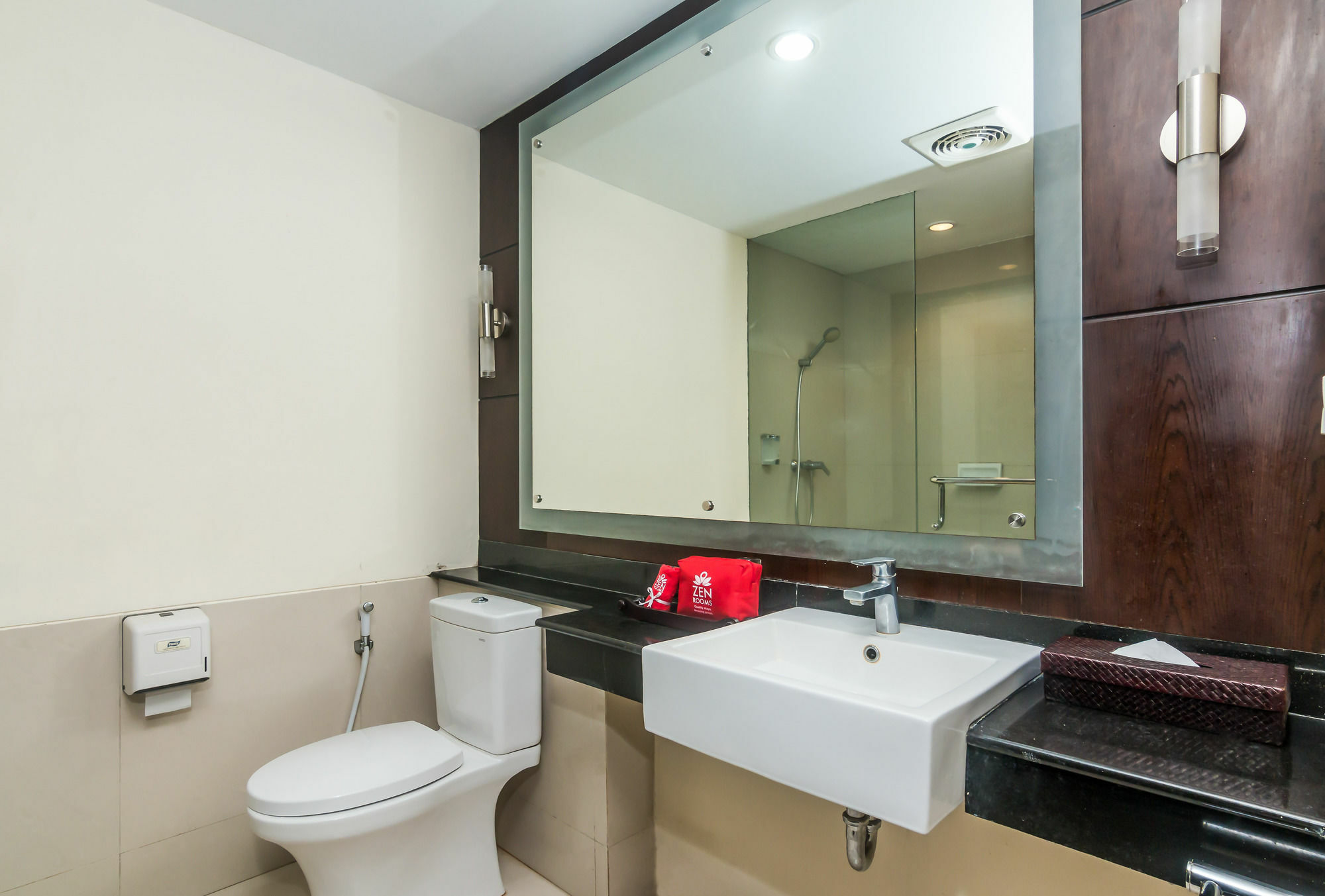 Zen Rooms Legian Dewi Sri กูตา ภายนอก รูปภาพ